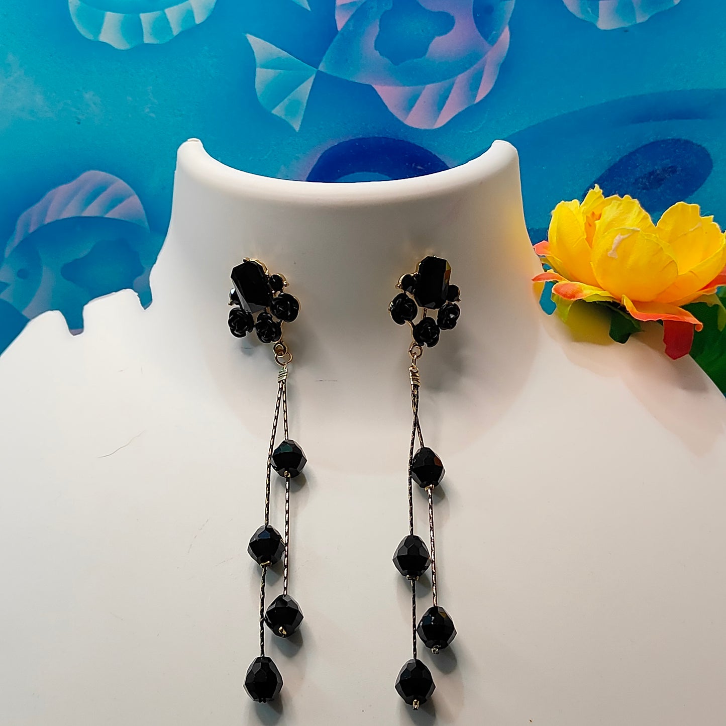 BLACK ROSE DANGLER