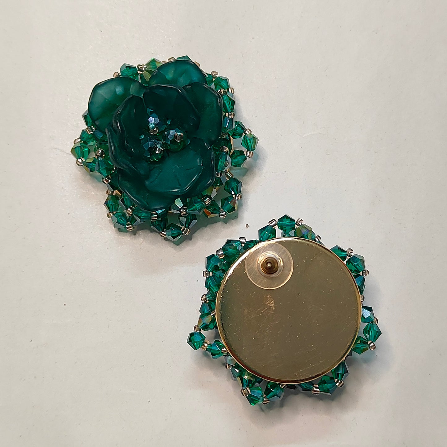 GREEN CERAMIC FLOWER STUD