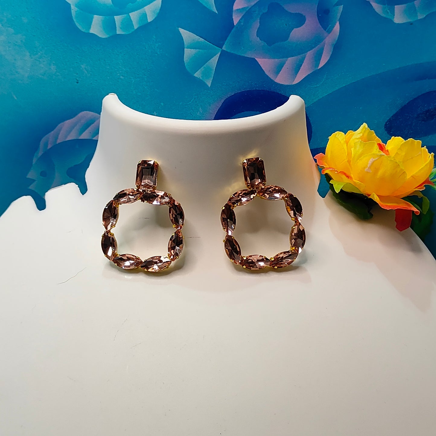 PEACH SQUARE STONE HOOP