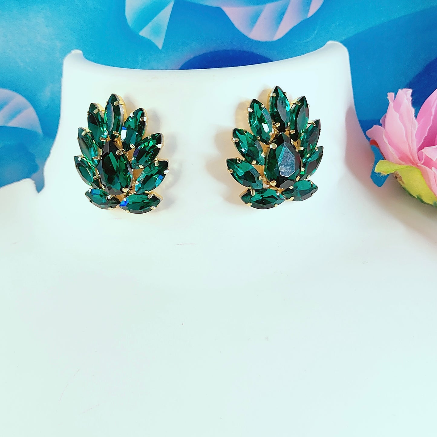 GREEN FLAME STONE STUD