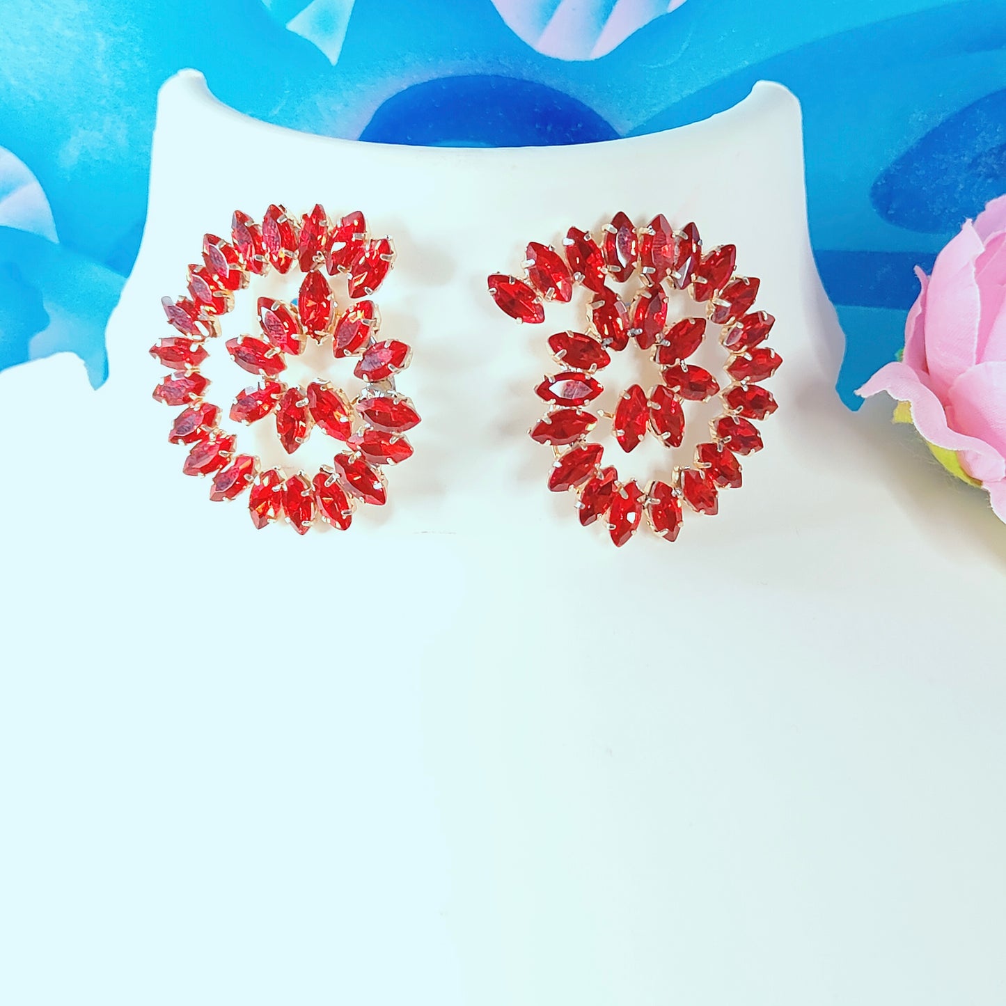 RED PEACOCK SHAPED STUD