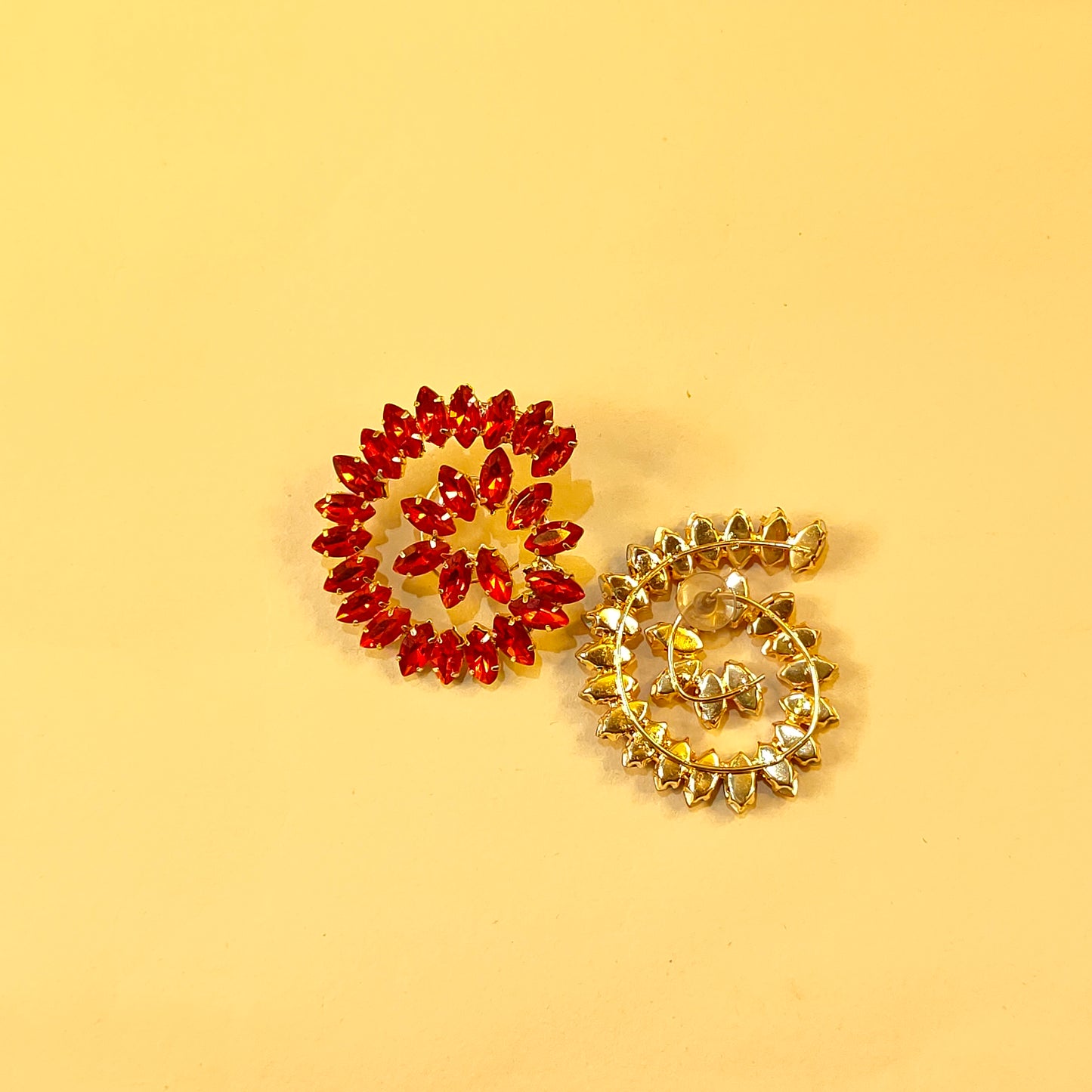 RED PEACOCK SHAPED STUD