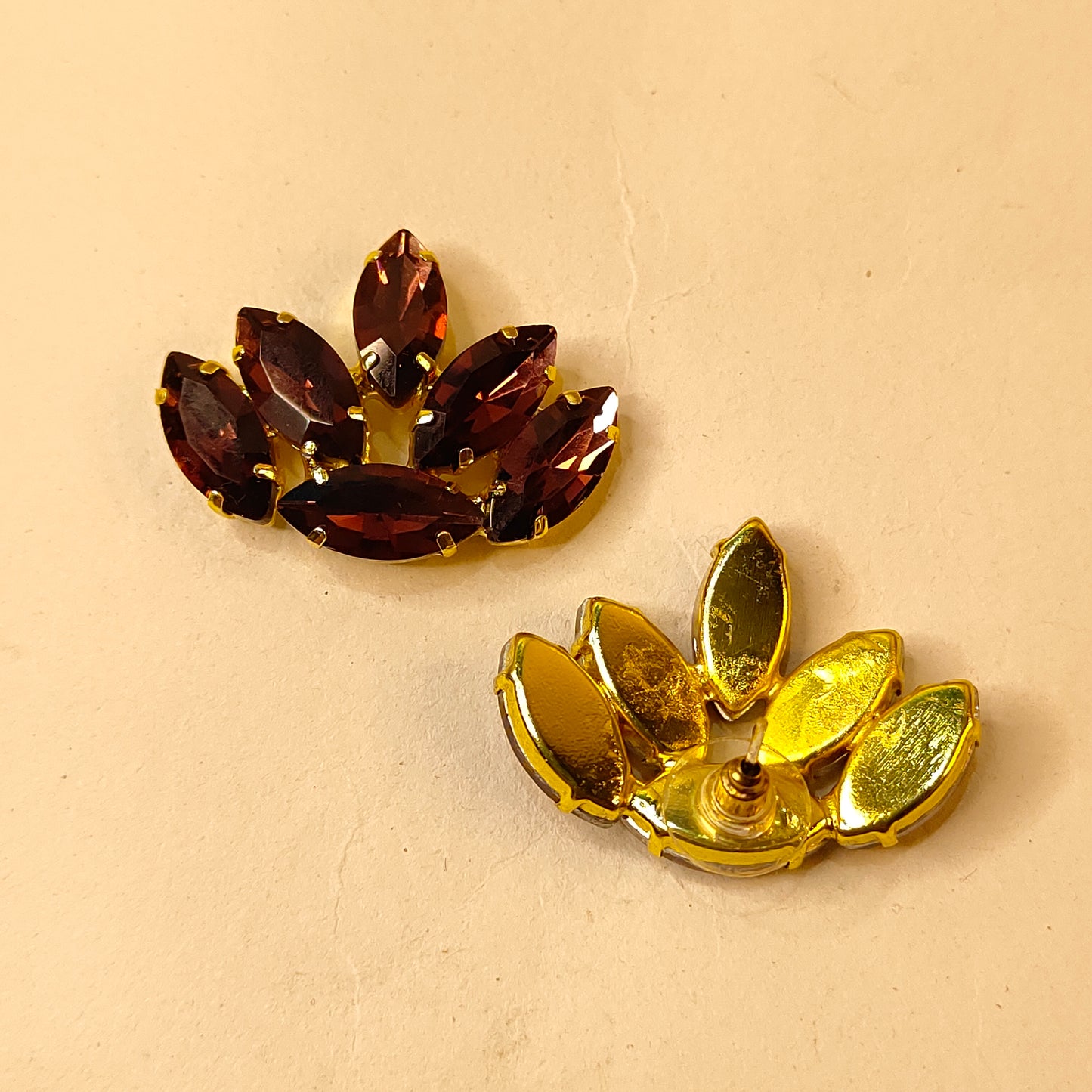 WINE LOTUS STUD