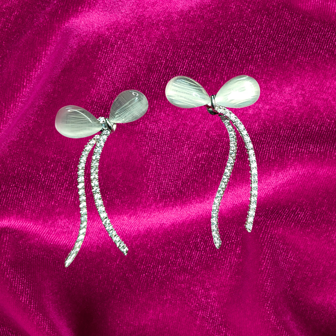 SILVER FLOWER BOW STUD